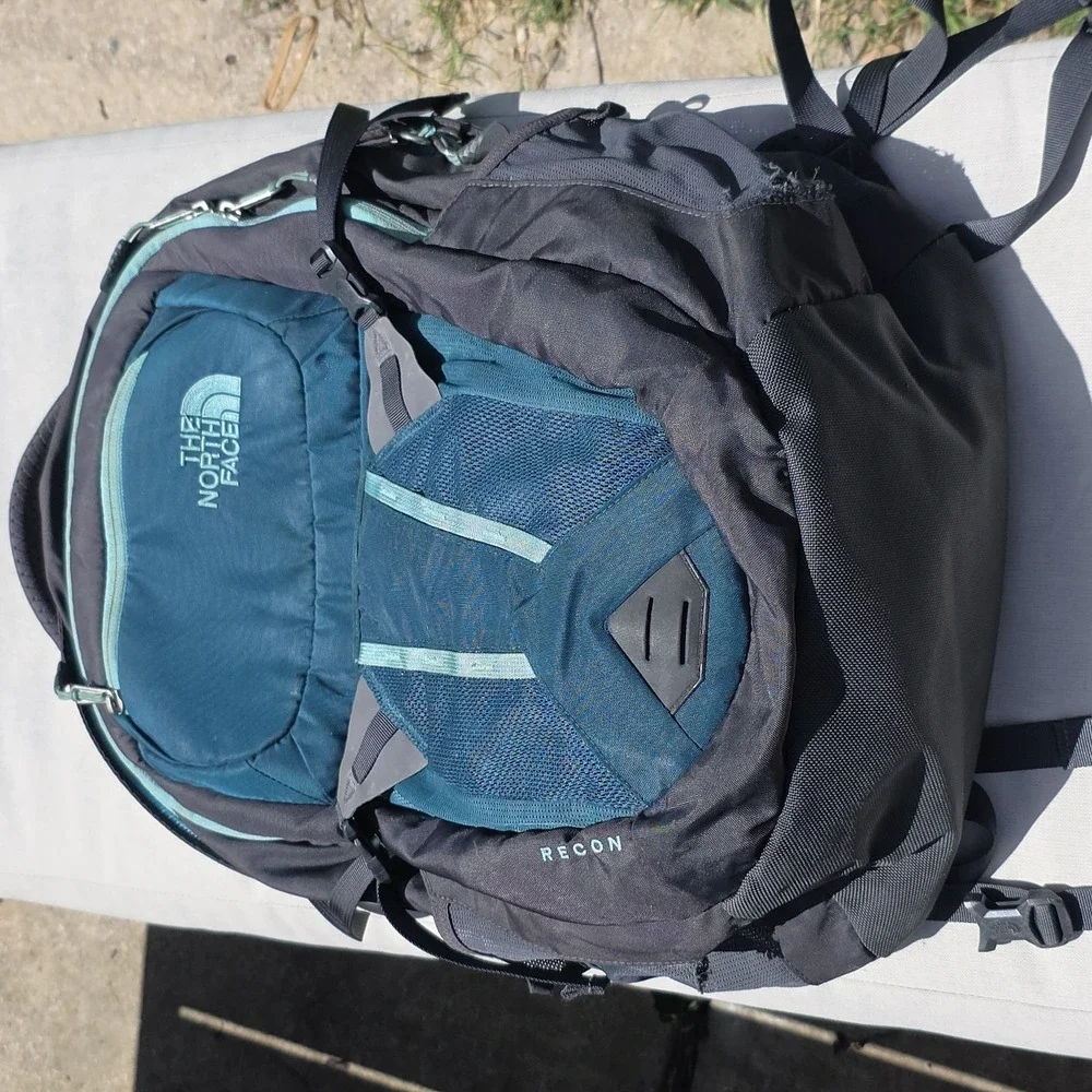 The North Face Recon Backpack Gray Teal FlexVent Laptop Hiking Daypack
